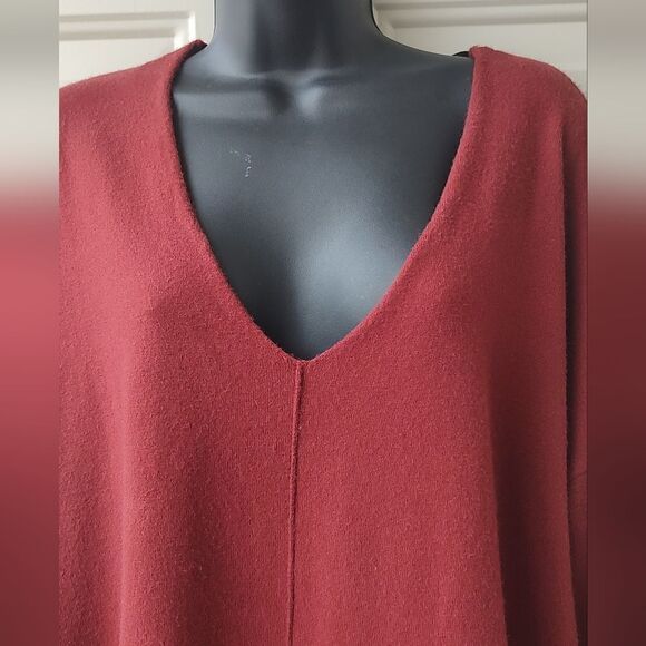 Torrid V Neck Maroon Sweater Size 2 Long Sleeve - Picture 6 of 11